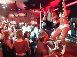 fiesta, interracial, sexo-en-grupo, zorra-slut, masivo, club, salvaje