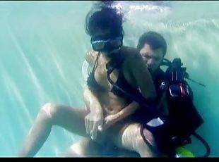 Kinky Asian Getting Her Pussy Fucked Underwater