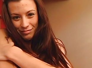 masturbieren, muschi, spielzeug, junge18, kanapee, allein, rasiert, brunette, kleine-titten