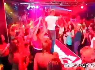 fête, amateur, babes, sexe-de-groupe, femme-habillée-mec-nu, club, réalité