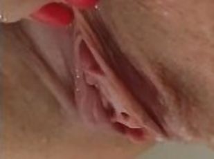 imbaiere, masturbare-masturbation, orgasm, pasarica, amatori, cu-degetelul, stramta, solo, uda, bruneta