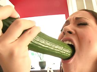 Food fetish babe displaying her nice ass before having a superb deepthroat smashing