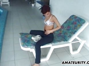 amateur, anal, ejaculation-sur-le-corps, rousse, petite-amie, piscine, jeans, réalité, soutien-gorge