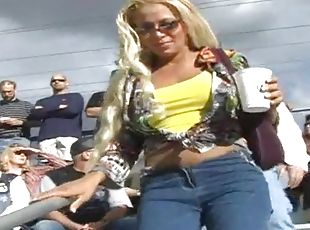 en-plein-air, public, milf, hardcore, blonde, jeans, magnifique, cougar, réalité