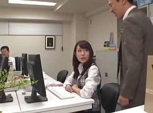 Dick craving secretary Imai Mayumi pounded hard by a hunk