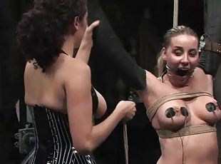 public, bdsm, esclave, bondage, femme-dominatrice