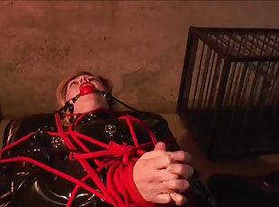 ébène, bdsm, black, point-de-vue, blonde, latex, solo, bondage, femme-dominatrice