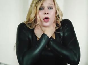 lesbické, bdsm, blondýna, fetišistické, latex, brutálne, strápňovanie