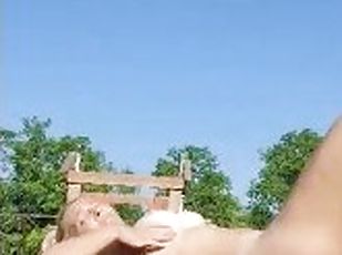 gros-nichons, masturbation, public, amateur, babes, milf, blonde, solo