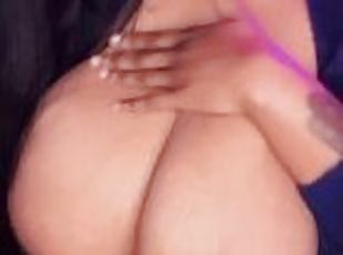 tetas-grandes, amateur, negra-ebony, madurita-caliente, regordeta, tetas, a-solas, tatuaje