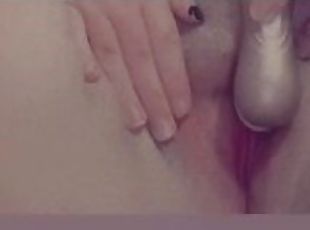 masturbation, vieux, amateur, jouet, belle-femme-ronde, jeune-18, plus-agée, solo, vieux-jeune, tatouage