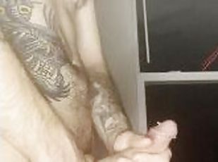 onani, amatør, cumshot, handjob, cum, piercet, tattoo