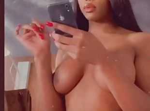 gros-nichons, masturbation, transsexuelle, amateur, ébène, black, jeune-18, bout-a-bout, solo