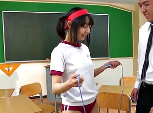 asiatique, fellation, ejaculation-sur-le-corps, jouet, ejaculation-interne, rasé, salle-de-classe
