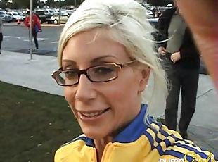 lunettes, lesbienne, milf, pornstar, trio, cougar, réalité