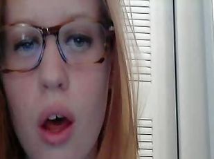 lunettes, masturbation, chatte-pussy, amateur, rousse, bas, naturel, parfait, solo