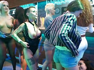 gros-nichons, fête, public, pornstar, sexe-de-groupe, danse, club, réalité