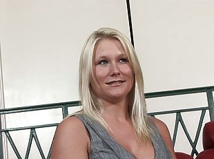 gros-nichons, levrette, chatte-pussy, fellation, milf, hardcore, pornstar, branlette, couple, doigtage