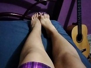 amateur, ados, jouet, latina, pieds, gode, fétiche, solo, branlette-avec-les-pieds, taquinerie