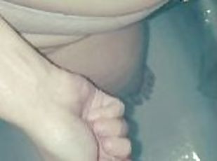 baignade, masturbation, pisser, amateur, babes, énorme-bite, branlette, couple, coquine, douche