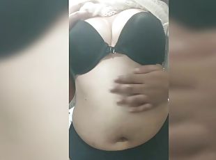 gros-nichons, amateur, seins, solo, elle-se-déshabille