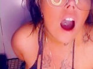 gros-nichons, lunettes, masturbation, orgasme, amateur, babes, jouet, salope, chienne, horny