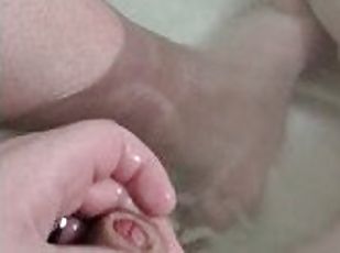 baignade, masturbation, orgasme, amateur, ejaculation-sur-le-corps, branlette, point-de-vue, ejaculation, douche, solo