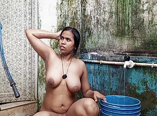 bañando, tetas-grandes, amateur, ducha, morena