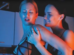 Leaked - Hot babes fuck each other with a strap-on