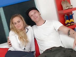 femme, fellation, ébène, interracial, hardcore, pornstar, ejaculation-interne, black, jeune-18, blonde
