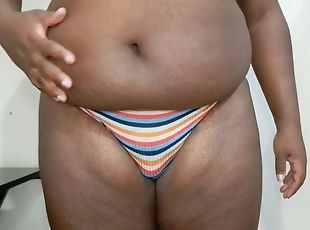 masturbation, transsexuelle, ejaculation-sur-le-corps, ébène, jouet, hardcore, black, belle-femme-ronde, joufflue, culotte