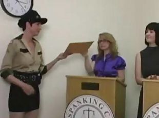 Spanking court