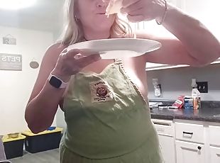 YUMMY CUM QUESADILLAS! Cooking With Cox