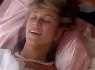 Marilyn Chambers fulfills her sexual fantasy