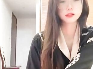 China live broadcast looks pure, well-behaved and cute girl! Strongly request to show off