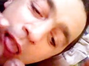 Valentinne Travesti sucks 2 guy