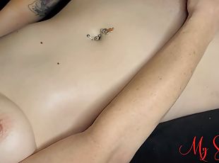 tetas-grandes, amateur, madurita-caliente, masaje, tatuaje