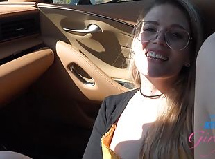 público, amateur, mamada, hardcore, corrida-interna, coche, primera-persona, novia, rubia, chupando