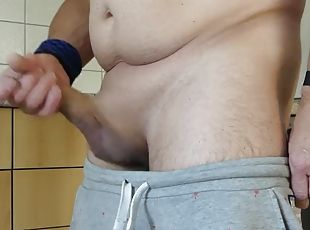 bouteille, masturbation, pisser, amateur, ejaculation-sur-le-corps, énorme-bite, gay, allemand, branlette, ejaculation-interne