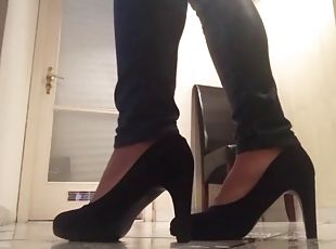 Pissing in jeans and heels