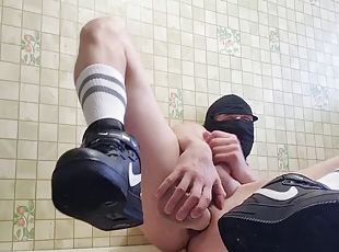 Andkvcat  fingering dick and jumps on a thick dildo in sneakers