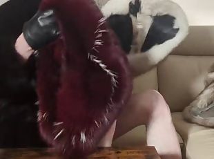 Hermelin - Fur fetish play
