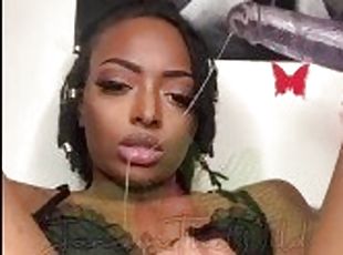 orgasmo, coño-pussy, squirting, amateur, negra-ebony, hardcore, primera-persona, a-solas, tatuaje, selva