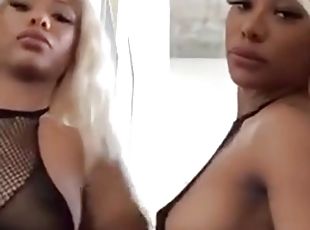 culo, tetas-grandes, amateur, negra-ebony, lesbiana, madurita-caliente, rubia, webcam, gemelas