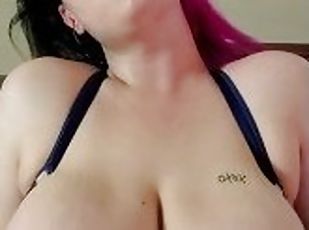 gros-nichons, masturbation, mamelons, orgasme, amateur, point-de-vue, percé, italien, solo, tatouage