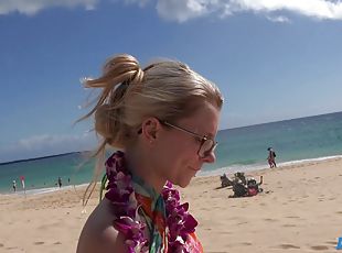 lunettes, en-plein-air, public, couple, plage, point-de-vue, blonde, douce, bikini