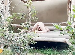 masturbation, orgasme, public, femme, amateur, babes, espion, attrapée, jardin, brunette