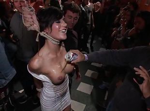 fête, public, bdsm, horny, bondage, humiliation, brunette, dure, sauvage