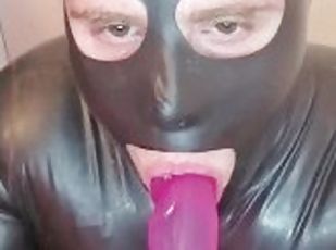 Rubberdoll Deepthroat