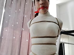 asiatique, jouet, bdsm, fou, pieds, fétiche, brunette, talons-hauts